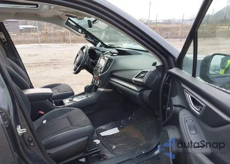 2021 Subaru Forester Premium z USA, uszkodzony, nr VIN JF2SKAJC3MH594481